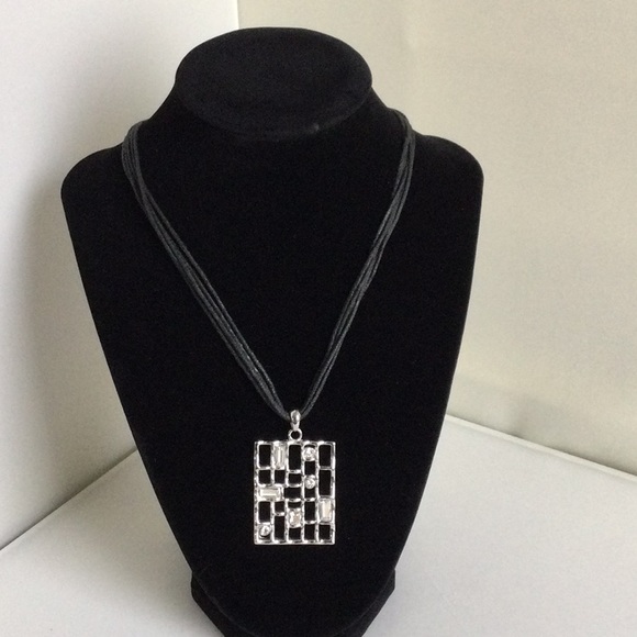 Unique Geometric Rhinestone Necklace - Picture 2 of 4